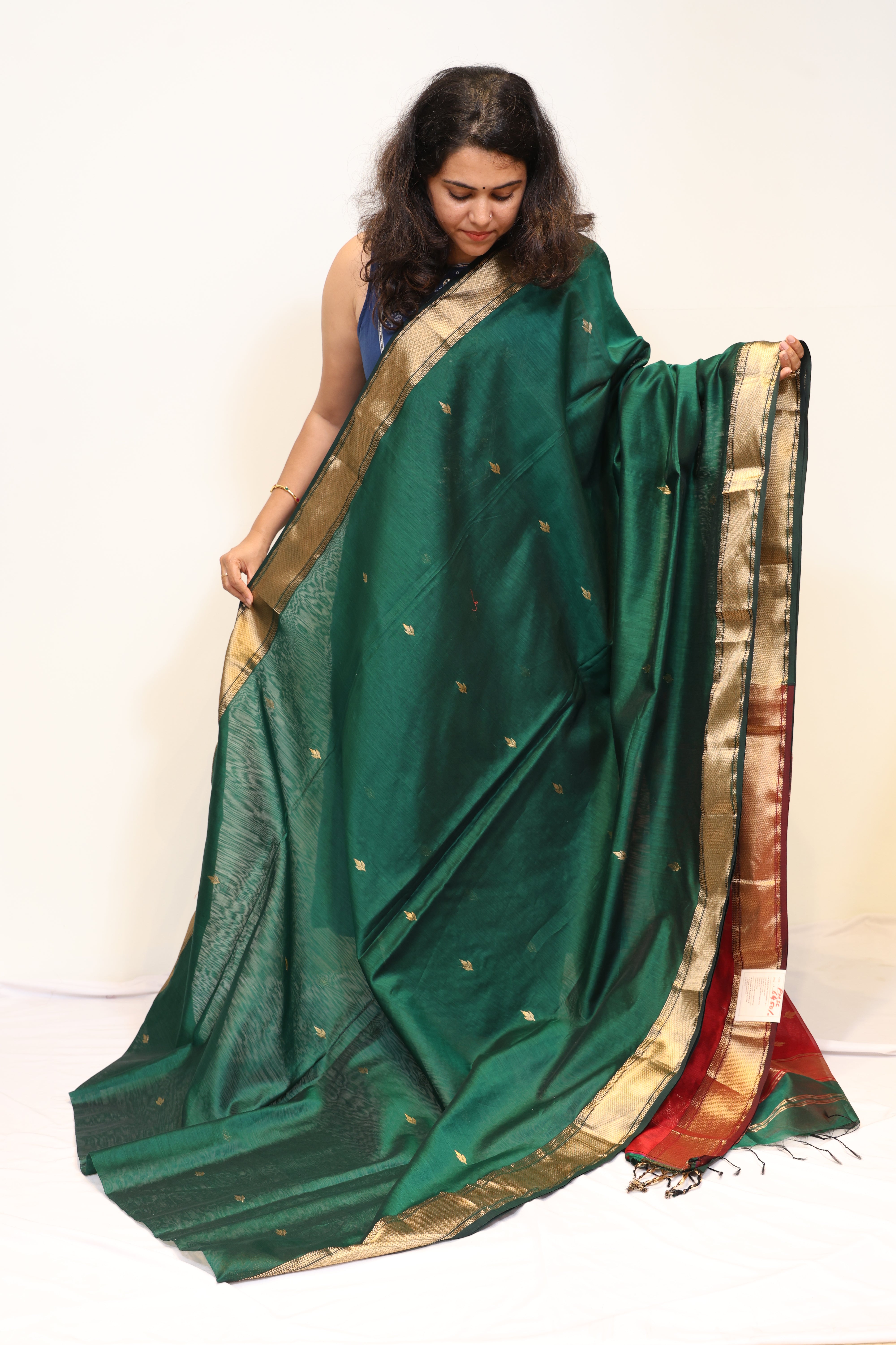 Traditional Maheshwari Silk Cotton Saree with Double Zari Border