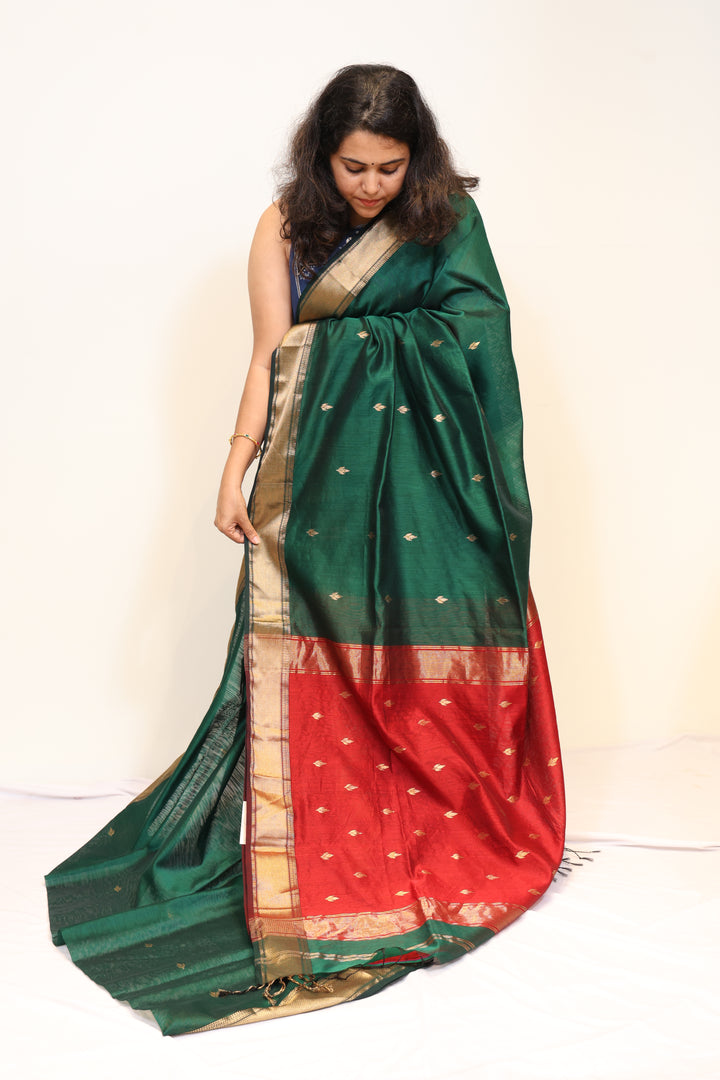 Traditional Maheshwari Silk Cotton Saree with Double Zari Border